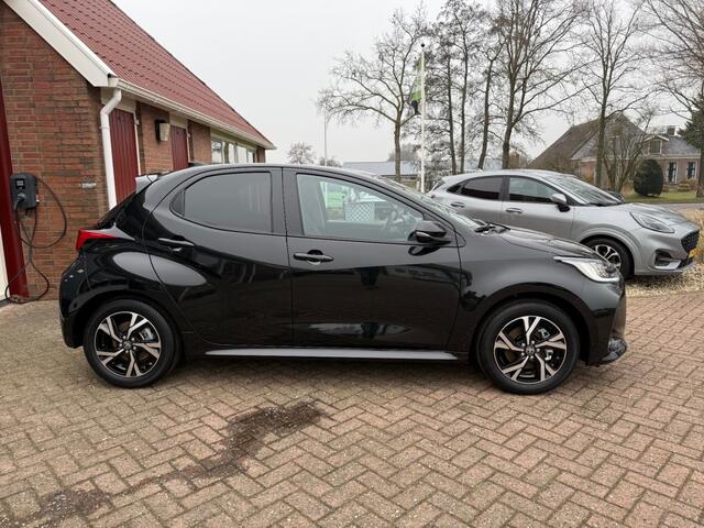 Toyota YARIS 1.5 HYBRID 5-DRS DYNAMIC AUTOMAAT! LUXE UITVOERING NIEUWE AUTO!