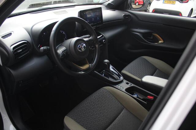 Toyota YARIS Cross 1.5 Hybrid Explore Stoelverwarming, Cruise Control Adaptief, Keyless Entry/Start, Achteruitrijcamera, Parkeersensoren Voor en Achter