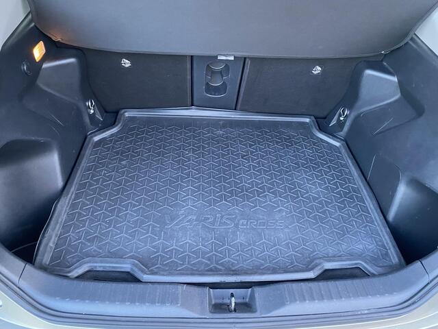 Toyota YARIS Cross 1.5 Hybrid Executive Panoramadak, Parkeersensoren voor + achter, Stoelverwarming, LED, Smart Key, LMV