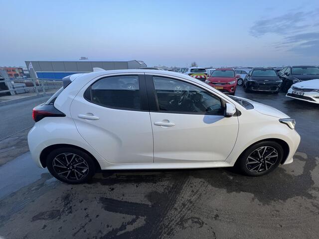 Toyota YARIS 1.5 Hybrid Dynamic LED, Lichtmetalen velgen, Adaptieve cruise control, Achteruitrijcamera,