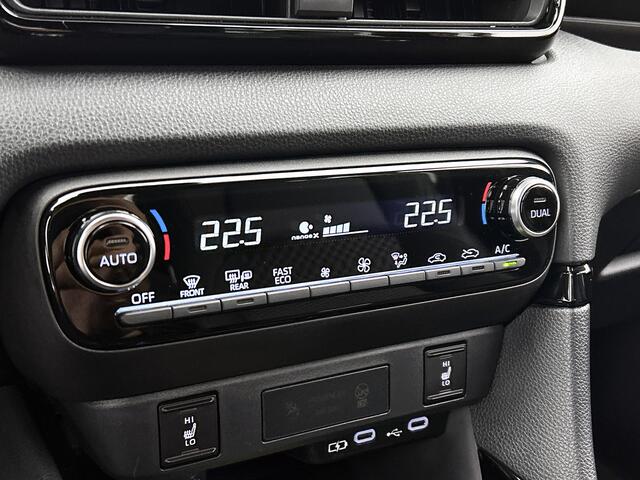 Toyota YARIS 1.5 Hybrid 130 Executive | Blindspot | Stoel + Stuurverwarming | Red Pack | Chrome Pack | Full Option |