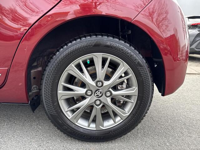 Toyota YARIS 1.5 Hybrid Executive | 06-10141018 Voor meer informatie