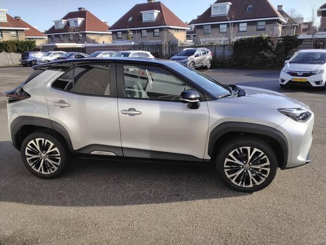 Toyota YARIS Cross 1.5 Hybrid Executive Trekhaak two tone blindspot