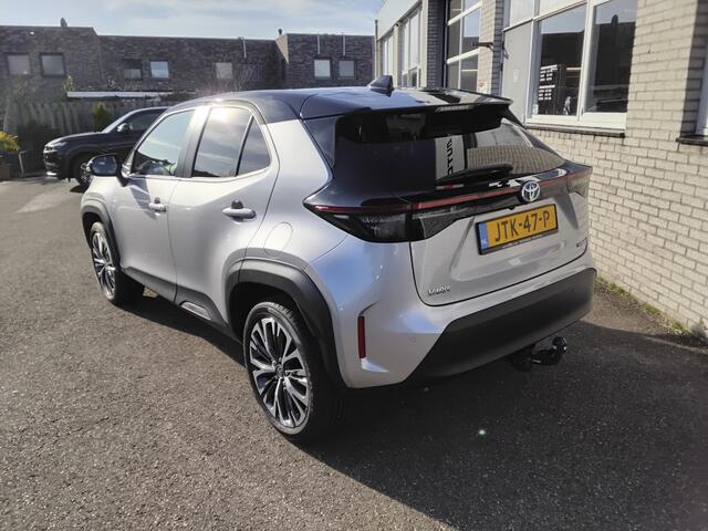 Toyota YARIS Cross 1.5 Hybrid Executive Trekhaak two tone blindspot