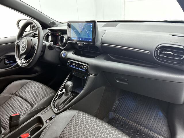 Toyota YARIS 1.5 Hybrid Executive | Stoel-/Stuurverwarming | Parkeersensoren V+A | Navi | Lichtmetalen Velgen |