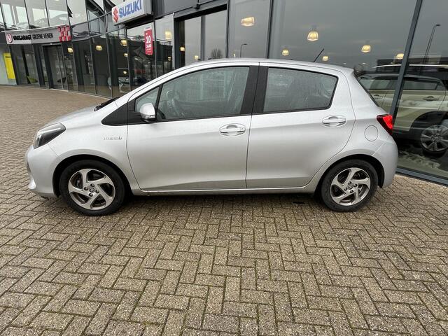 Toyota YARIS 1.5 Hybrid Trend | Trekhaak | Navigatie | Lichtmetalen Velgen | Handsfree Sleutel |