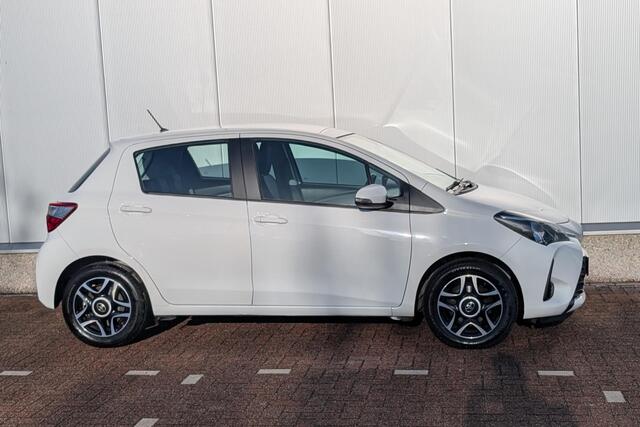 Toyota YARIS 1.5 VVT-i Design Red Achteruitrijcamera, Bluetooth