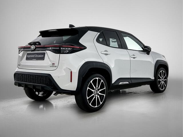 Toyota YARIS Cross 1.5 Hybrid GR Sport | Sportief uitgevoerd | Stoelverwarming | Achteruitrijcamera |