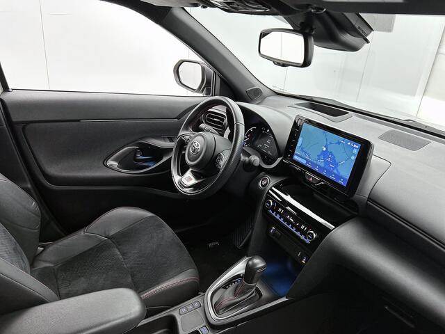 Toyota YARIS Cross 1.5 Hybrid GR Sport | Sportief uitgevoerd | Stoelverwarming | Achteruitrijcamera |