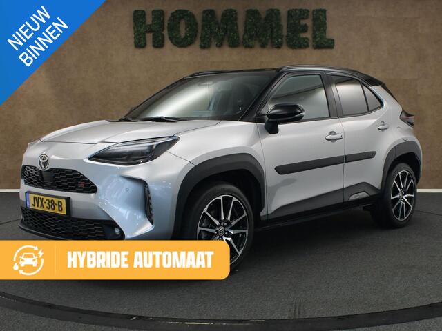 Toyota YARIS Cross 1.5 Hybrid 130 GR SPORT - ADAPTIEVE CRUISE CONTROL - STOELVERWARMING VOORSTOELEN - STUURWIELVERWARMING - DODEHOEKDETECTIE - KEYLESS ENTRY/START - APPLE CARPLAY/ANDROID AUTO - CAMERA - EXTRA GETINT GLAS - PARKEERSENSOREN VOOR + ACHTER - STOOTLIJSTEN