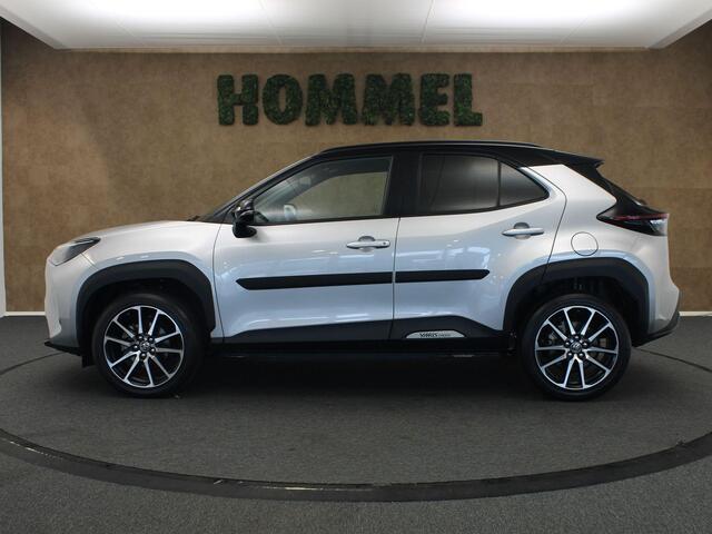 Toyota YARIS Cross 1.5 Hybrid 130 GR SPORT - ADAPTIEVE CRUISE CONTROL - STOELVERWARMING VOORSTOELEN - STUURWIELVERWARMING - DODEHOEKDETECTIE - KEYLESS ENTRY/START - APPLE CARPLAY/ANDROID AUTO - CAMERA - EXTRA GETINT GLAS - PARKEERSENSOREN VOOR + ACHTER - STOOTLIJSTEN