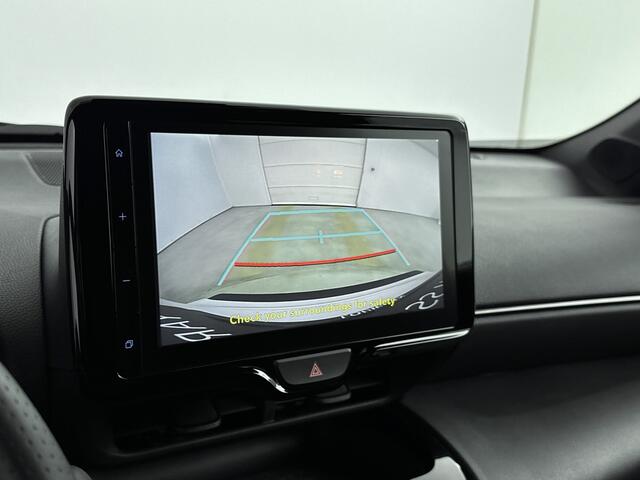 Toyota YARIS Cross 1.5 Hybrid 130 GR Sport | Stoelverwarming | Lichtmetalen Velgen | Navi | HUD | Blind Spot | Bi-Tone |
