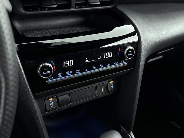 Toyota YARIS Cross 1.5 Hybrid 130 GR Sport | Stoelverwarming | Lichtmetalen Velgen | Navi | HUD | Blind Spot | Bi-Tone |