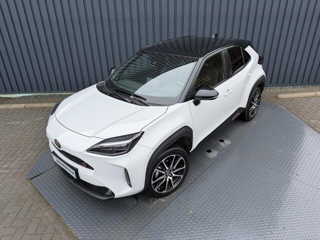 Toyota YARIS Cross 1.5 Hybrid GR Sport / Bi tone | Pano dak | JBL | Elektrische achterklep | Rijklaar!!!