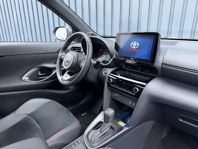 Toyota YARIS Cross 1.5 Hybrid GR Sport / Bi tone | Pano dak | JBL | Elektrische achterklep | Rijklaar!!!