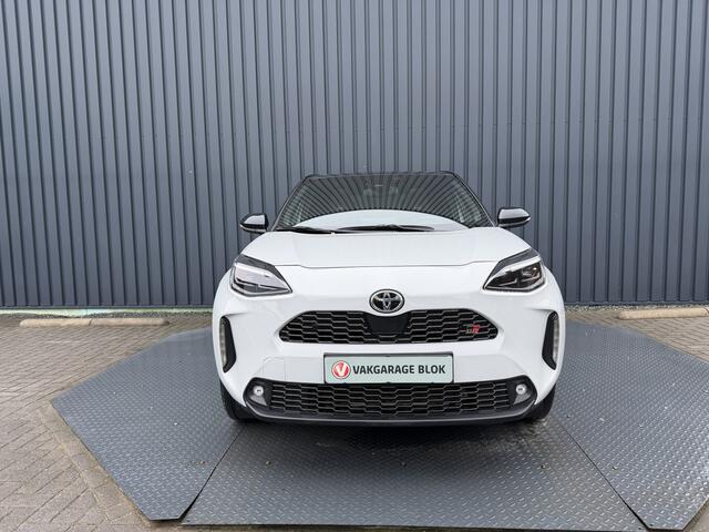 Toyota YARIS Cross 1.5 Hybrid GR Sport / Bi tone | Pano dak | JBL | Elektrische achterklep | Rijklaar!!!