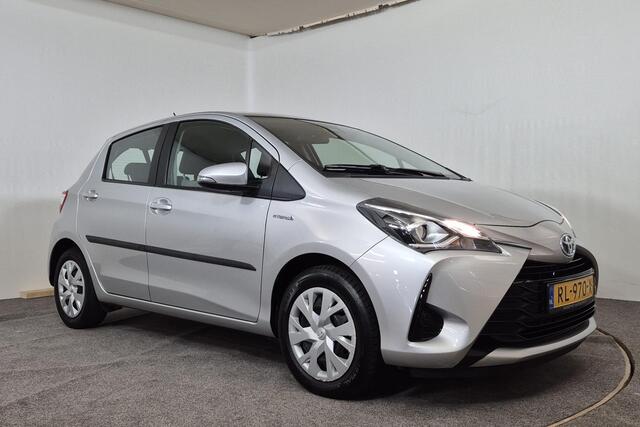 Toyota YARIS 1.5 Hybrid Aspiration Parkeercamera-L.M. velgen-Cruise control-Metallic lak