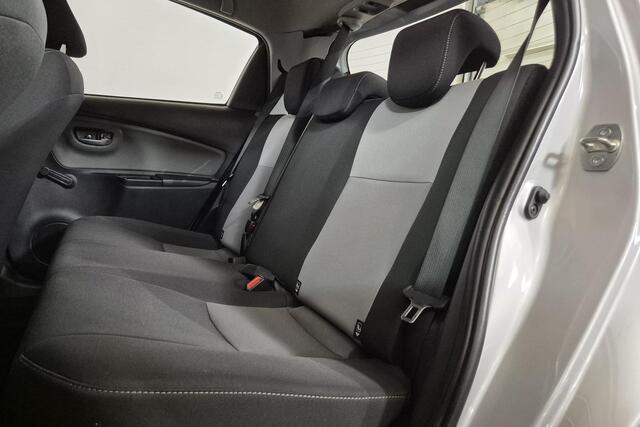 Toyota YARIS 1.5 Hybrid Aspiration Parkeercamera-L.M. velgen-Cruise control-Metallic lak