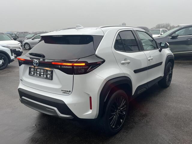 Toyota YARIS Cross 1.5 Hybrid Adventure AWD Panoramadak, Stoelverwarming, HUD, JBL, Elek. achterklep, LMV, LED