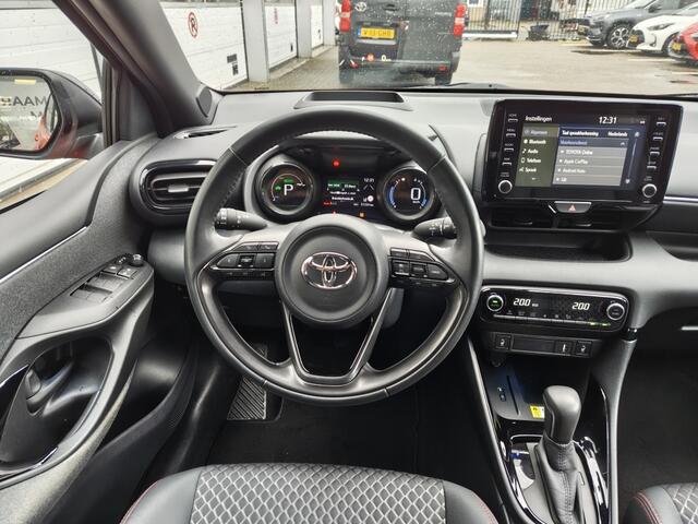 Toyota YARIS 1.5 Hybrid Launch Edition | Trekhaak | HUD | Navi | Stoelverwarm