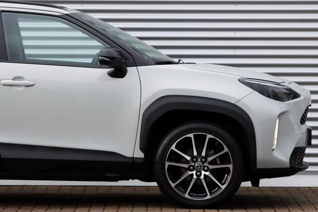 Toyota YARIS Cross 1.5 Hybrid GR Sport Ceramic Gray Metallic