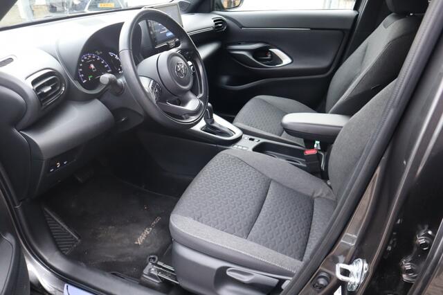 Toyota YARIS Cross 1.5 Hybrid Dynamic | All Seasons | Blindspot | Stuur en Stoelver