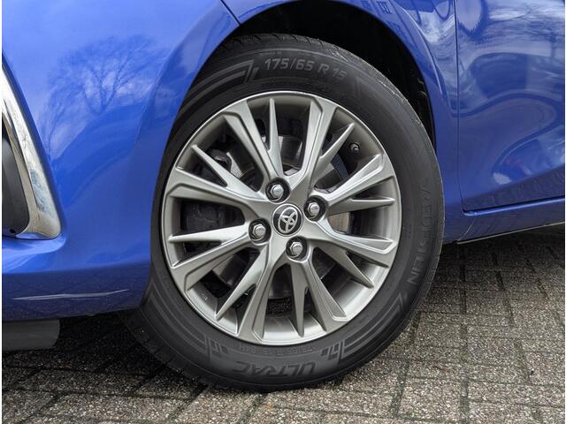 Toyota YARIS 1.5 VVT-i Dynamic | Automaat | Cruise control | Climate control | Camera | Navi | Keyless