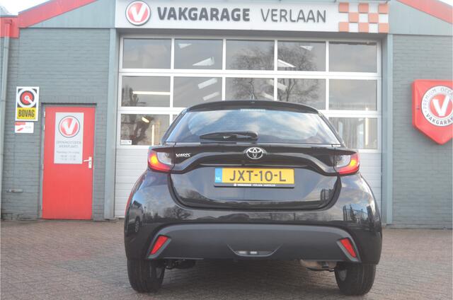Toyota YARIS 1.5 VVT-i Business camera
