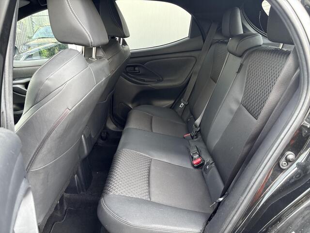 Toyota YARIS 1.5 Hybrid Executive **DODEHOEK DETECTIE/ STOELVERWARMING/ PARKEERSENSOREN/ GARANTIE**