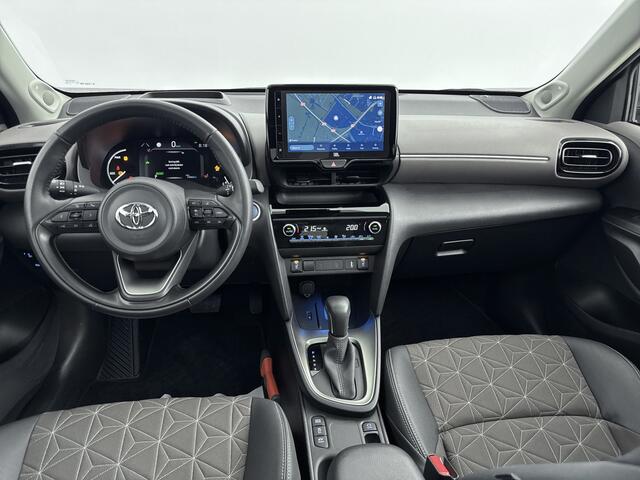Toyota YARIS Cross 1.5 Hybrid Executive | Beurt Incl | Bi-Tone | Lichtmetalen Velgen 18'' | Panoramadak | Parkeersensoren | Navigatie |