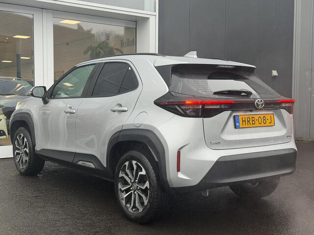 Toyota YARIS Cross 1.5 Hybrid 115 First Edition met Comfort Pack | Dodehoek detectie | Stoel & stuur verwarming | sensoren V+A