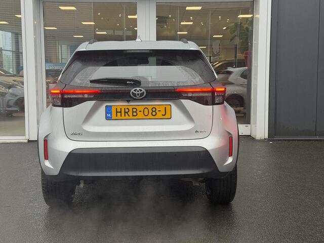 Toyota YARIS Cross 1.5 Hybrid 115 First Edition met Comfort Pack | Dodehoek detectie | Stoel & stuur verwarming | sensoren V+A