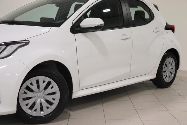 Toyota YARIS 1.5 Hybrid Dynamic, Parkeersensoren, Navi, Apple Carplay / Android Auto, Keyless, Camera!