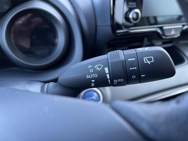 Toyota YARIS 1.5 Hybrid Dynamic | All-in prijs | Automaat | Trekhaak | LM Velgen