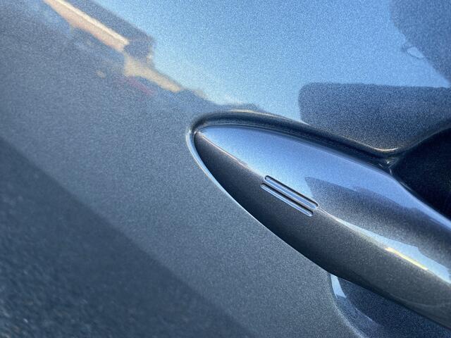 Toyota YARIS 1.5 Hybrid Executive HUD Apple Carplay Android Auto