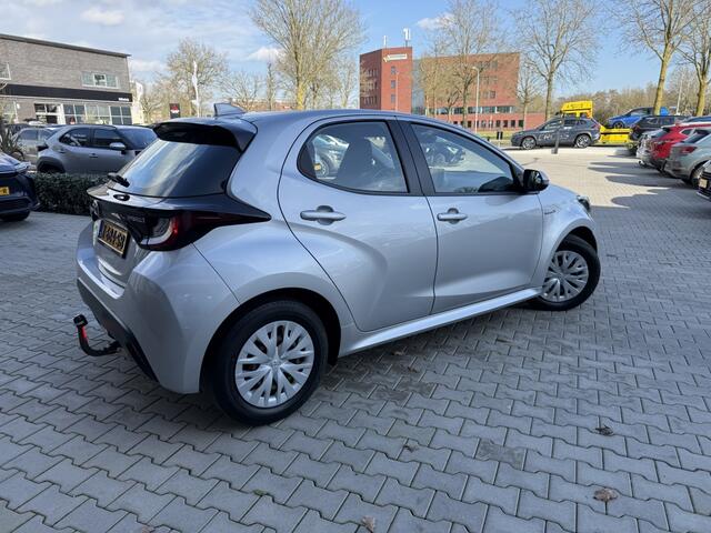 Toyota YARIS 1.5 Hybrid Active | Trekhaak | Navigatie | Carplay