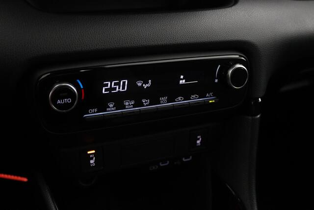 Toyota YARIS 1.5 Hybrid 115 Dynamic | Stuur en stoel verwarming | Parkeersensoren |