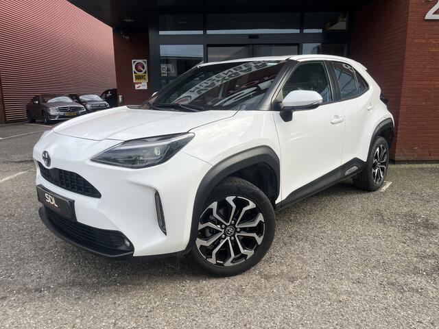 Toyota YARIS Cross 1.5 Hybrid Dynamic // ADAPT. CRUISE // FULL LED // KEYLESS // CAMERA // NAVI+CARPLAY // CLIMA //