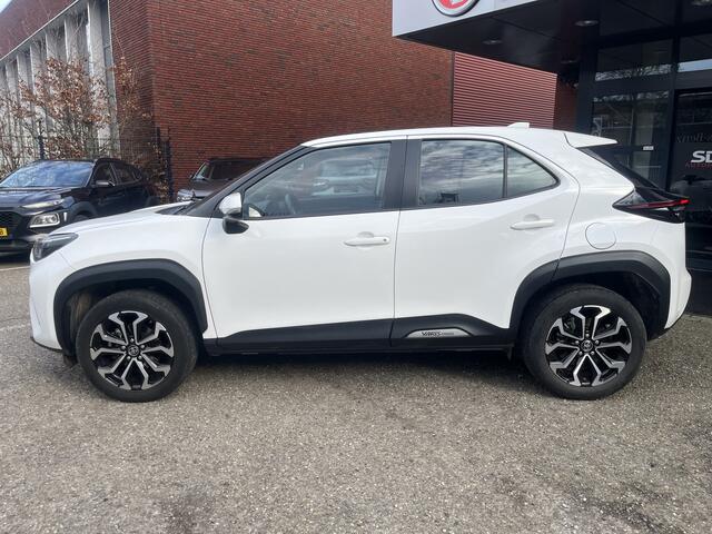 Toyota YARIS Cross 1.5 Hybrid Dynamic // ADAPT. CRUISE // FULL LED // KEYLESS // CAMERA // NAVI+CARPLAY // CLIMA //