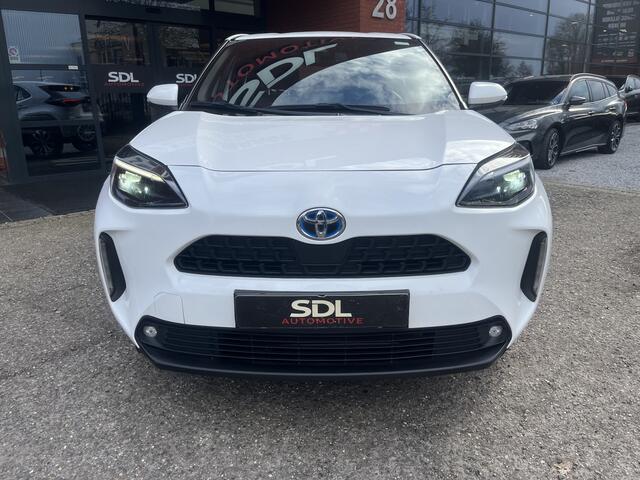 Toyota YARIS Cross 1.5 Hybrid Dynamic // ADAPT. CRUISE // FULL LED // KEYLESS // CAMERA // NAVI+CARPLAY // CLIMA //