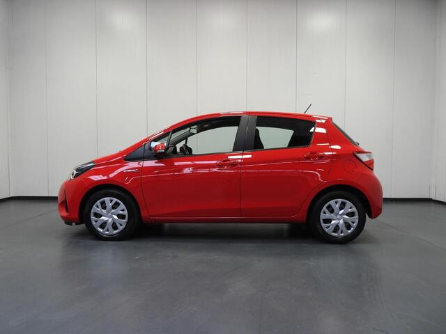 Toyota YARIS 1.5 Hybrid Active CAMERA/CLIMA/CRUISE/BLUETOOTH!