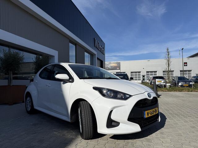 Toyota YARIS 1.5 Hybrid Active | Caplay | Camera | Trekhaak |