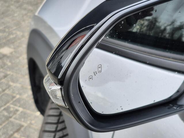 Toyota YARIS Cross 1.5 Hybrid 130 GR SPORT | Facelift | Elek. Kofferklep | Stoel- stuurverwarming | PDC V+A | BSM | Camera