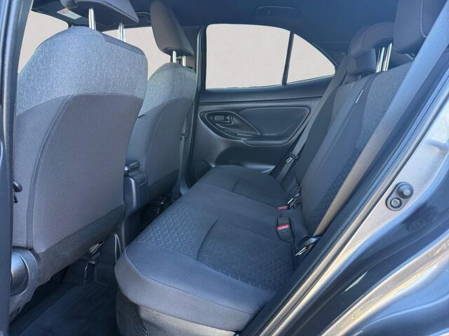 Toyota YARIS Cross Hybrid 2WD Team D