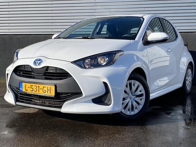 Toyota YARIS 1.5 Hybrid Active Nette Nederlandse auto, achteruitrij camera, navigatie Apple CarPlay/Android Auto, cruise control adaptief