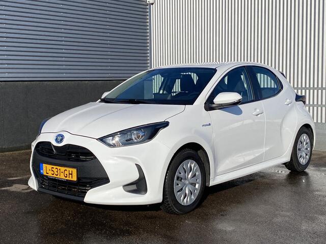 Toyota YARIS 1.5 Hybrid Active Nette Nederlandse auto, achteruitrij camera, navigatie Apple CarPlay/Android Auto, cruise control adaptief