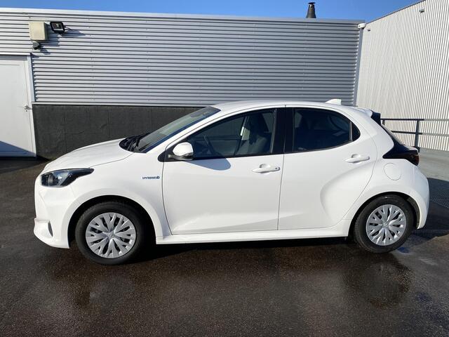Toyota YARIS 1.5 Hybrid Active Nette Nederlandse auto, achteruitrij camera, navigatie Apple CarPlay/Android Auto, cruise control adaptief