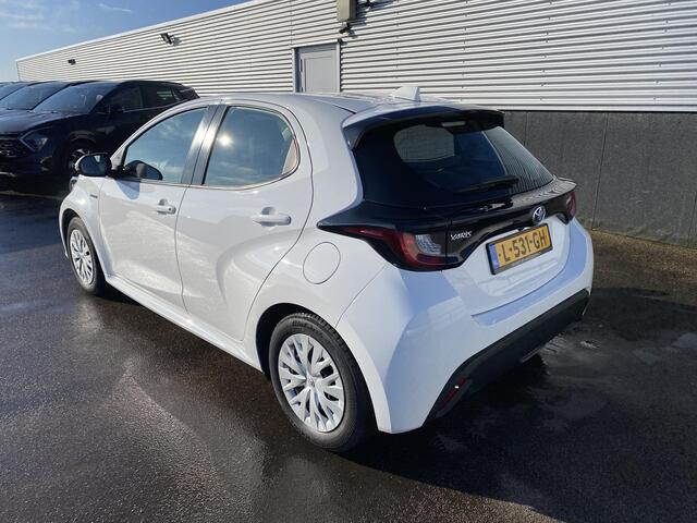 Toyota YARIS 1.5 Hybrid Active Nette Nederlandse auto, achteruitrij camera, navigatie Apple CarPlay/Android Auto, cruise control adaptief