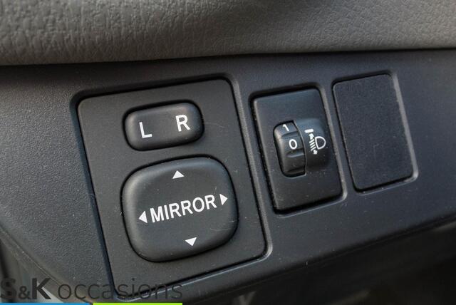 Toyota YARIS 1.5 Hybrid Navi PDC