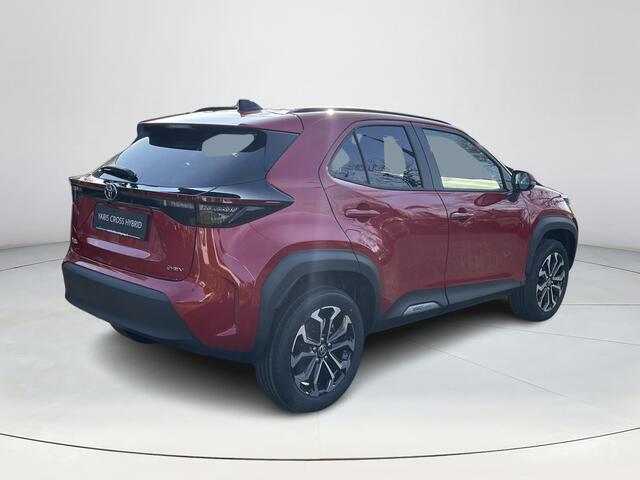 Toyota YARIS Cross 1.5 Hybrid 130 Dynamic | Emotional red premium metallic | 2026 model | Nieuw uit voorraad leverbaar |